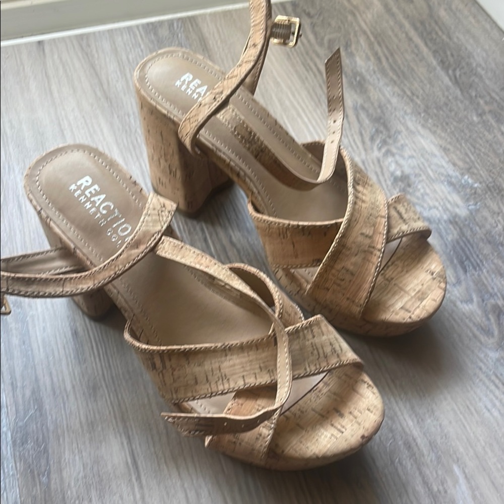 Kenneth Cole Reaction Tan Platform Shoes with Block Heel